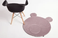 Dywanik dziecięcy Cozie 80x80 cm w kształcie misia liliowy