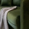 Kanapa rozkładana trzyosobowa Volio oliwkowa velvet hydrofobowy nogi czarne