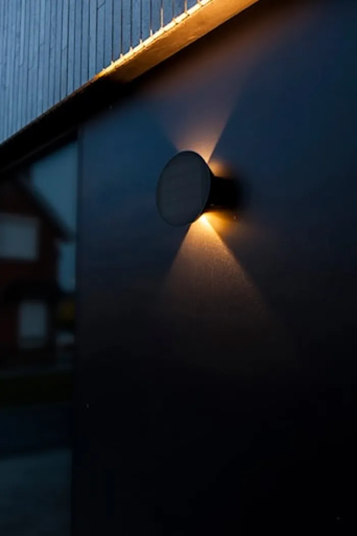 Kinkiet zewnętrzny Belka LED solarny czarny