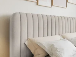 Łóżko kontynentalne 140x200 cm Saliano z pojemnikami i topperem beżowe welur