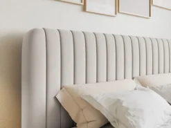 Łóżko kontynentalne 140x200 cm Saliano z pojemnikami i topperem jasnobeżowe szenil hydrofobowy