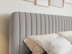 Łóżko kontynentalne 180x200 cm Saliano z pojemnikami i topperem szarobeżowe szenil hydrofobowy