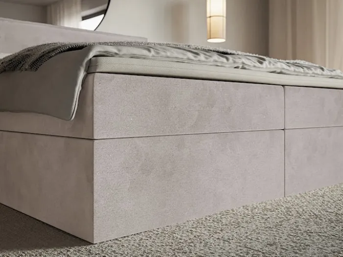 Łóżko kontynentalne 180x200 cm Softie z pojemnikami i topperem szarobrązowe welur hydrofobowy