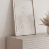 Komoda dwudrzwiowa Linearis z uchylnym schowkiem i oświetleniem LED 92 cm kaszmir na złotych nóżkach
