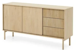 Komoda dwudrzwiowa Tavo z ryflowanym frontem i trzema szufladami 153 cm dąb cremona