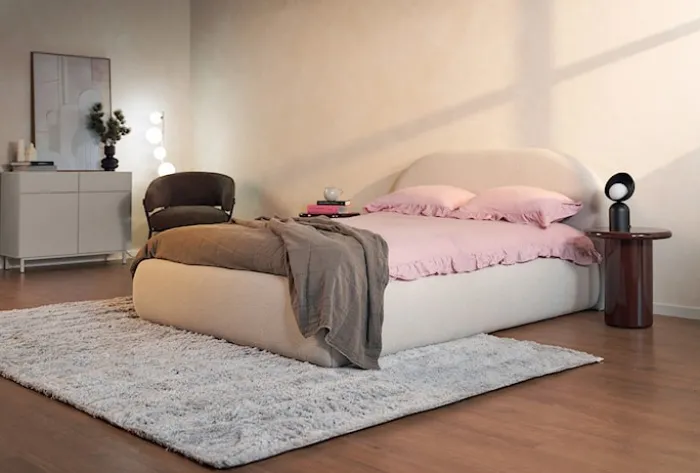 Komoda dwudrzwiowa Veldio New z frezowanym frontem i dwiema szufladami 100 cm szary beż