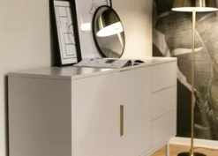 Komoda dwudrzwiowa Viviaro z trzema szufladami 154 cm kaszmir