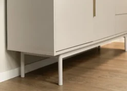 Komoda dwudrzwiowa Viviaro z trzema szufladami 154 cm kaszmir
