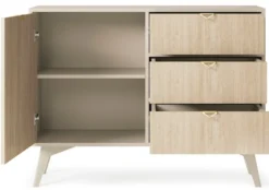 Komoda Favoria jednodrzwiowa z szufladami 106 cm beżowa/jodełka scandi ze złotymi uchwytami
