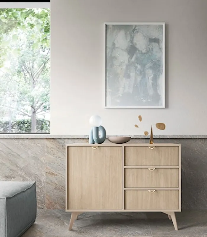 Komoda Favoria jednodrzwiowa z szufladami 106 cm beżowa/jodełka scandi ze złotymi uchwytami