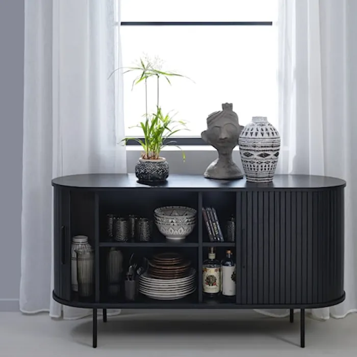 Komoda Gativel 140x76 cm lamele dąb czarny