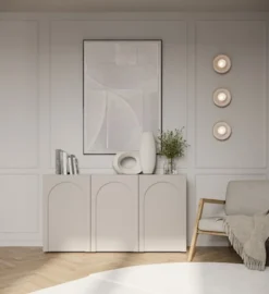 Komoda trzydrzwiowa Arkadia z frezowanymi frontami 150 cm kaszmir