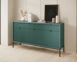 Komoda trzydrzwiowa Vellore 154 cm zielona z ryflowanymi frontami, czarnymi uchwytami i stelażem