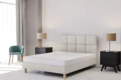 Łóżko tapicerowane 80x200 cm Donbay z wezglowiem panelowym i materacem kieszeniowym kremowe welur hydrofobowy