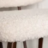 Krzesło tapicerowane Tutice w tkaninie boucle białe
