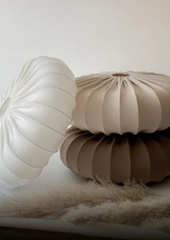 Lampa wisząca Cafee średnica 52 cm latte z czarną podstawą