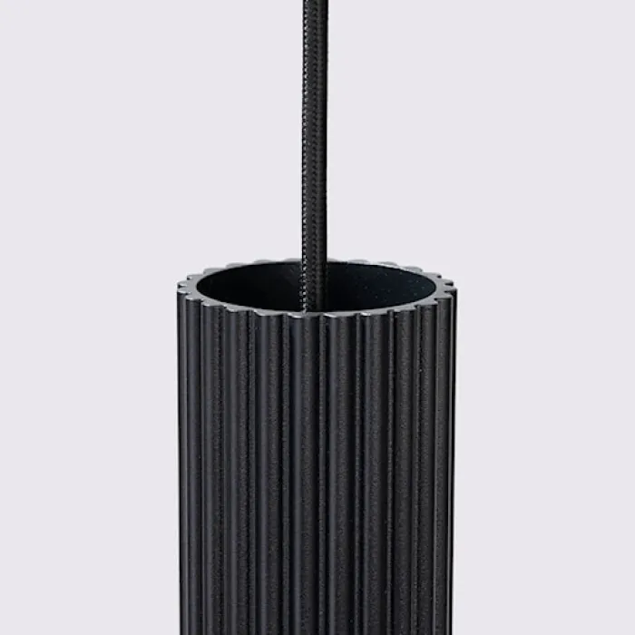 Lampa wisząca Karbon x3 czarna na okrągłej podsufitce