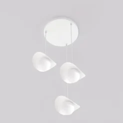 Lampa wisząca Ritual x3 biała na okrągłej podsufitce