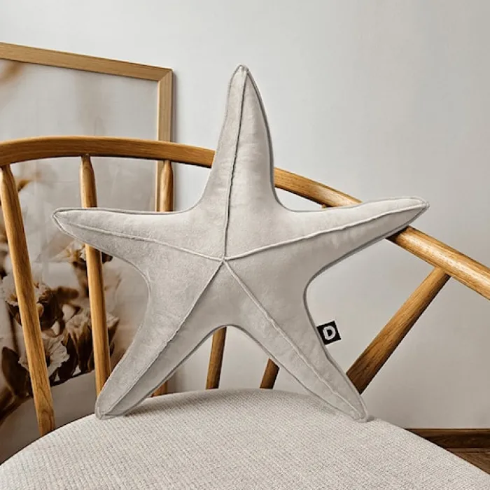 Poduszka dekoracyjna Velvet 53 cm rozgwiazda beż