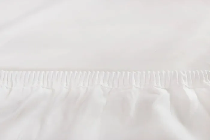Prześcieradło jersey z lycrą Herrentz gumą na materac 200x90 cm białe