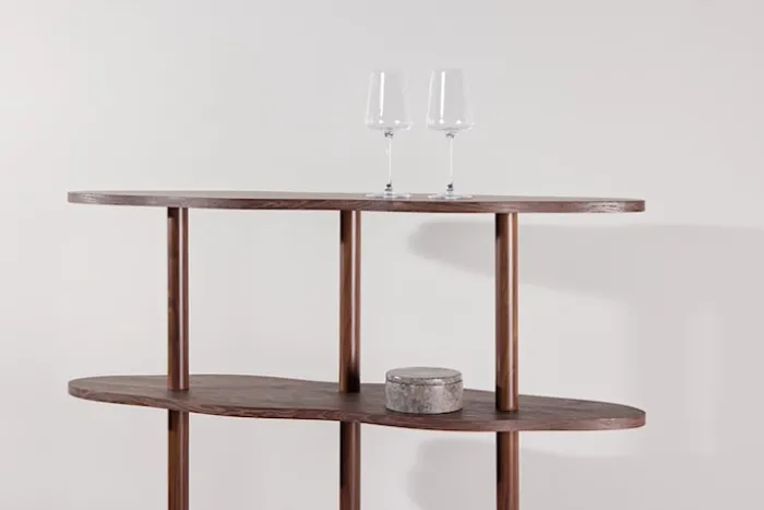 Regał Vorenne 105 cm z czterema półkami orzech