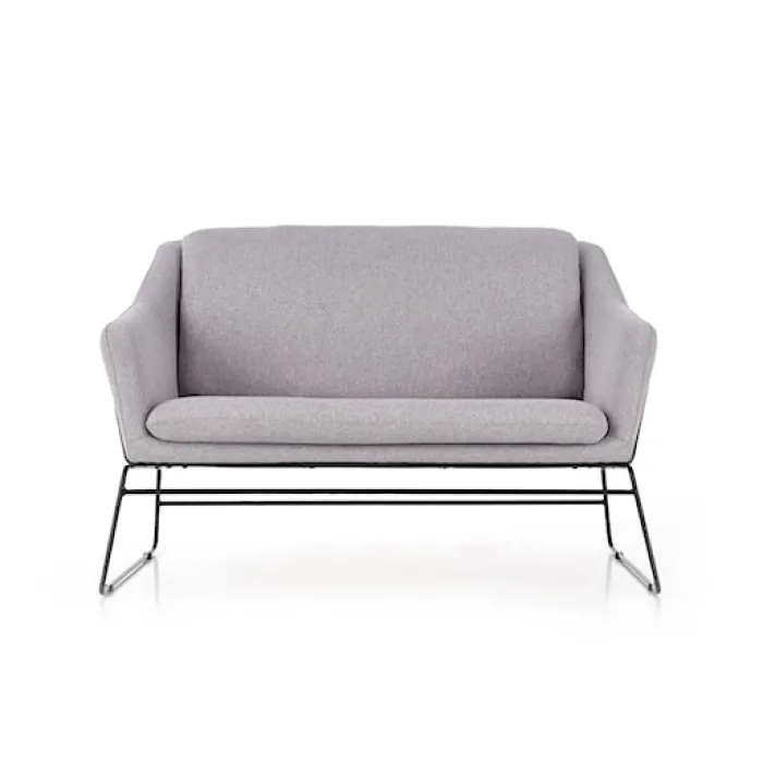 Sofa dwuosobowa Gasoina szara na czarnej podstawie