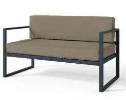 Sofa ogrodowa dwuosobowa Dywilly w tkaninie hydrofobowejjasnobrązowa/ czarny stelaż
