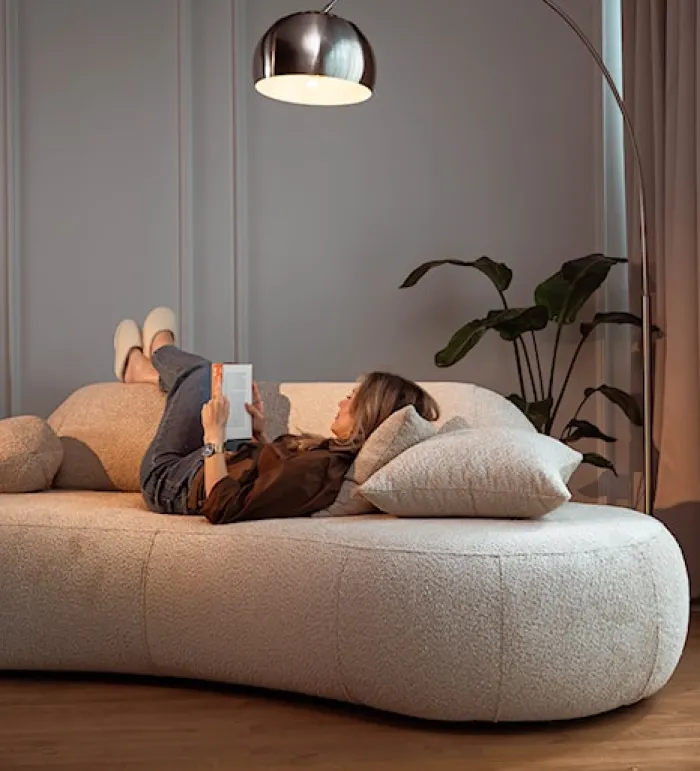 Sofa trzyosobowa Balme jasnobeżowa boucle