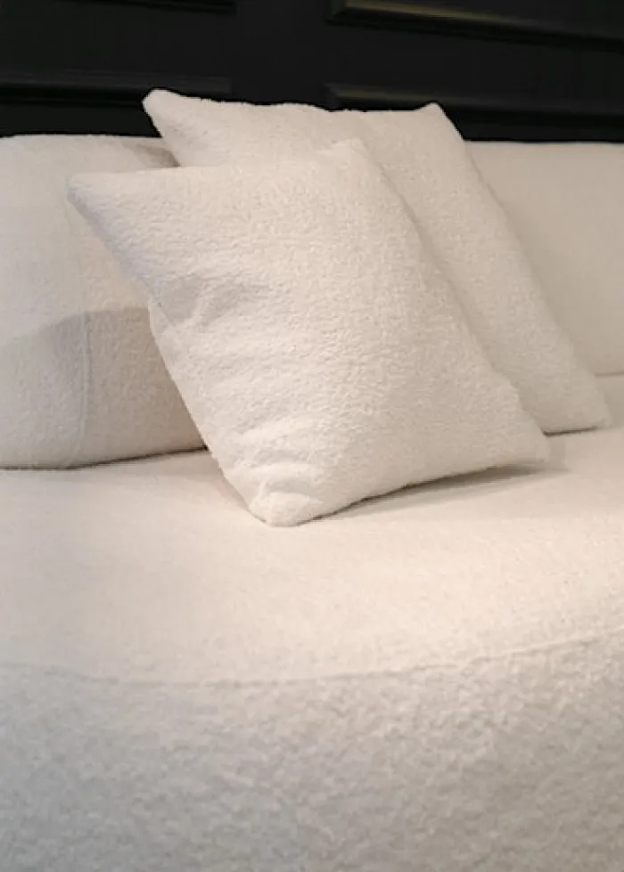 Sofa trzyosobowa Balme kremowa boucle