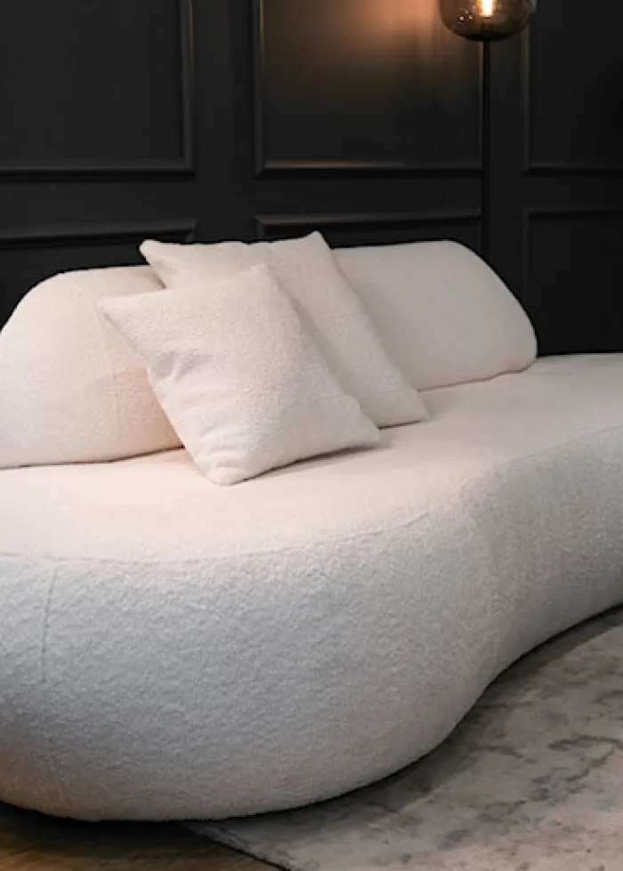 Sofa trzyosobowa Balme kremowa boucle