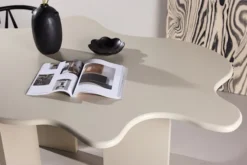 Stół do jadalni Ellune 190x123 cm beżowy z blatem o nieregularnym kształcie