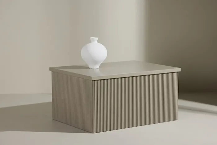 Stolik kawowy Lenox 80x40 cm beż piaskowy z ryflowaną podstawą