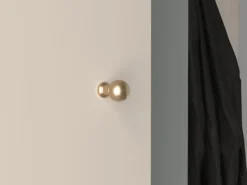 Szafa do przedpokoju Caletto 55 cm jednodrzwiowa ozdobne lamele beżowa