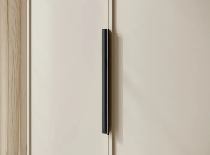 Szafa trzydrzwiowa Frame z drążkiem i półkami 150 cm Szary beż