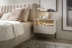 Szafka nocna Tosena z szufladą i oświetleniem LED 54 cm Kaszmir