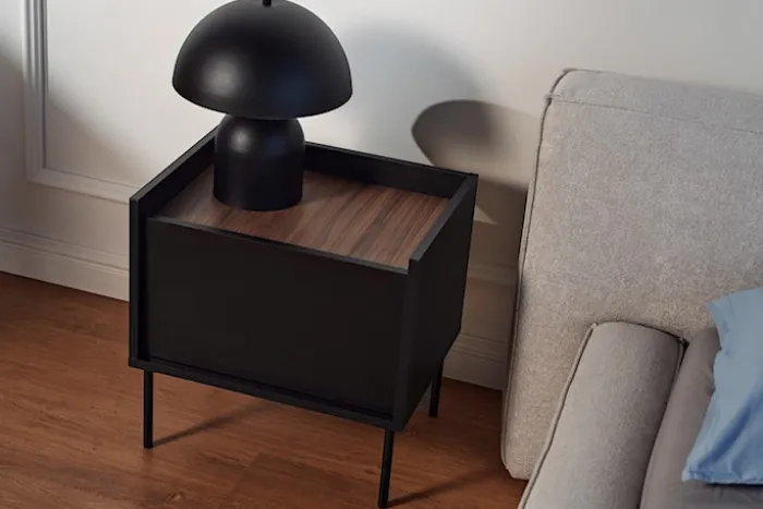 Szafka nocna Tovi jednodrzwiowa 50 cm czarny/orzech wisconsin