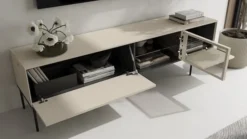 Szafka RTV Bellezo z witryną LED 196 cm kremowy