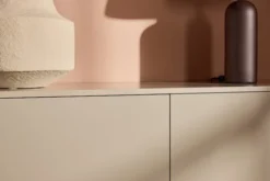 Szafka RTV Thogize 160 cm wisząca beżowa