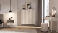 Toaletka Derriva z szufladą i ryflowanymi frontami 91 cm kaszmir