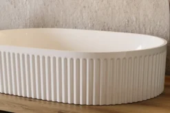 Zestaw mebli łazienkowych Novia z umywalką i słupkiem 115 cm beżowy/biały