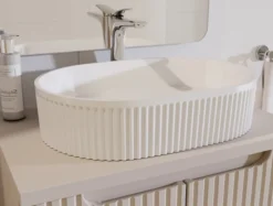 Zestaw mebli łazienkowych Novia z umywalką i słupkiem 115 cm beżowy/biały